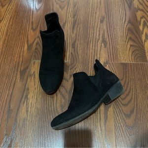 Black Refresh Ankle Booties